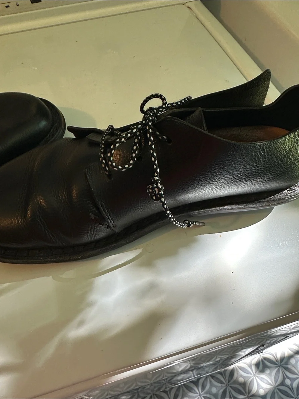 Men's Black Leather Chukka Boots - Sleek Lace-Up Comfort